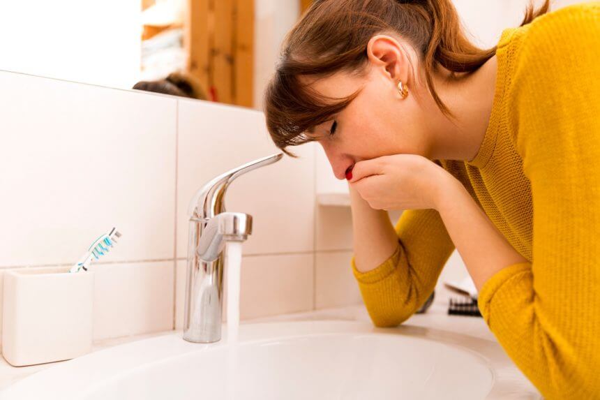 در صورت بروز حالت تهوع چه کنیم؟
